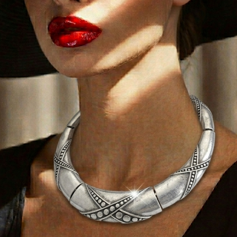Collier CYCLONE
