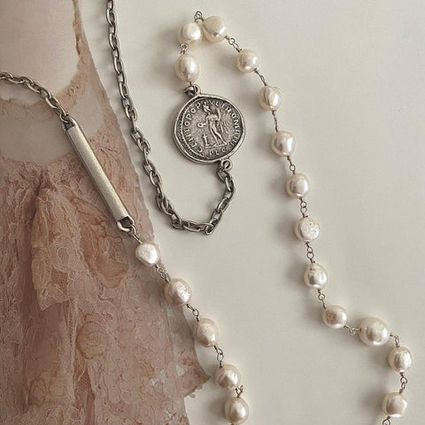 MANUELLA Pearl Necklace