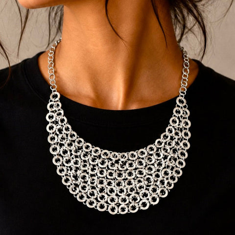 Collier plastron nacre